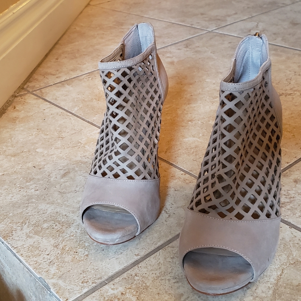 Antonio Melani shoe worn once- in excellent condit